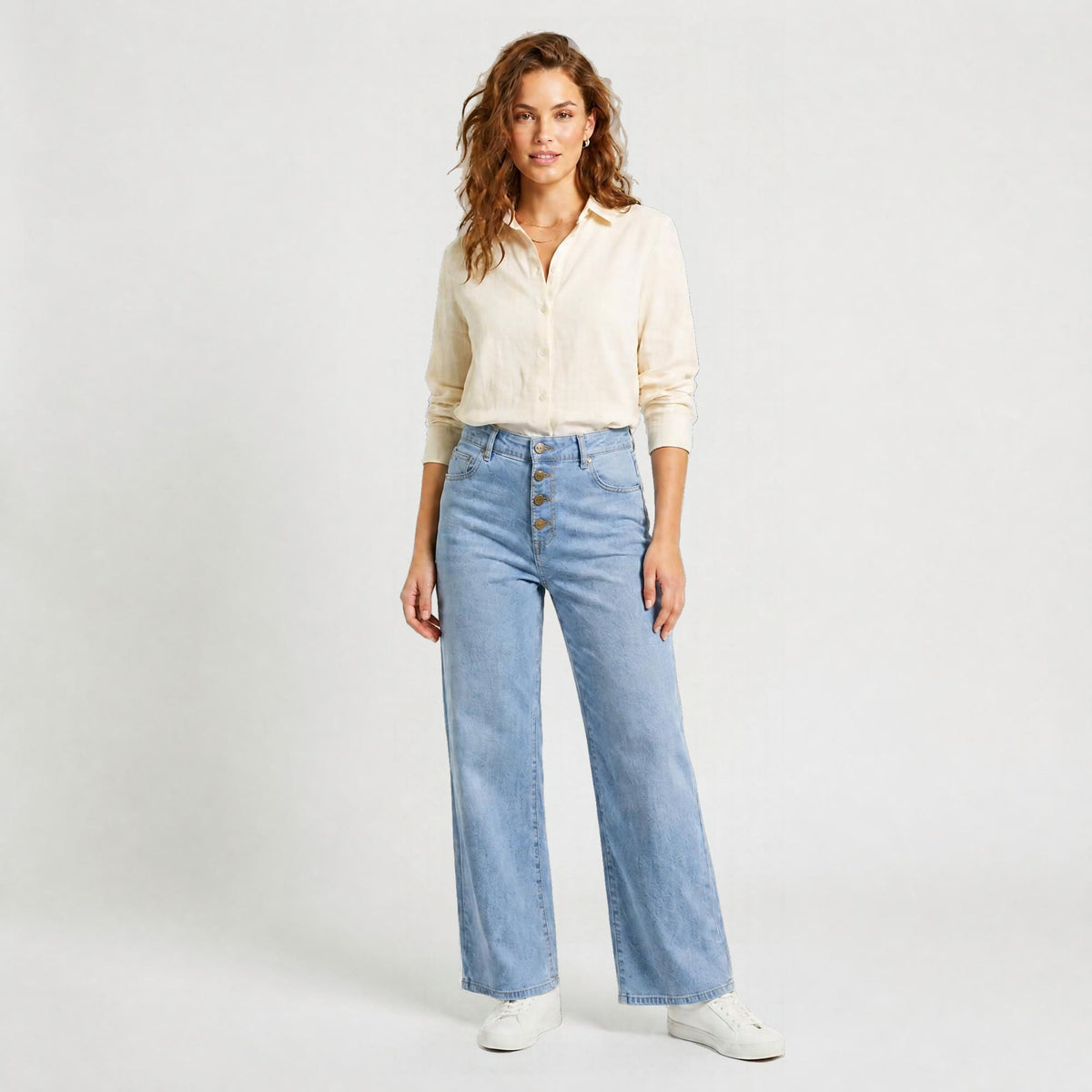 Jeans pierna amplia mujer azul deslavado con botones - frente